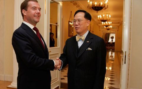 Глава администрации Гонконга встретился с российским президентом