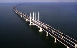 В Китае построили самый длинный надводный мост